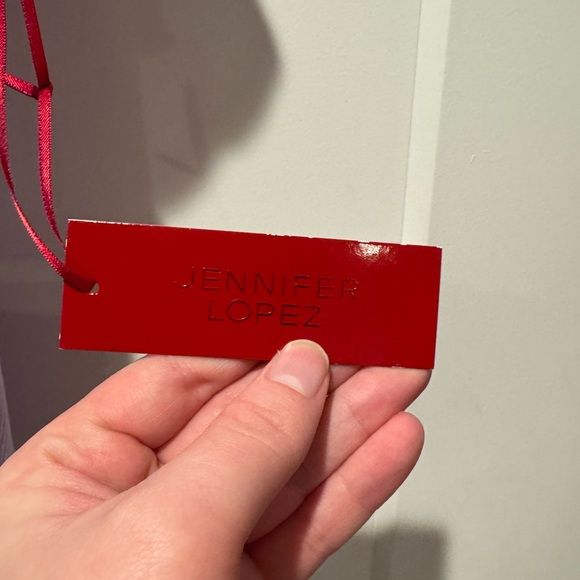 NWT Jennifer Lopez Light Purple Embellished V-Neck Ribbed Tee - Picture 5 of 7